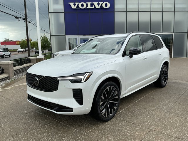 2026 Volvo XC90 B6 Ultra Dark 6-Seater 4WD's photo