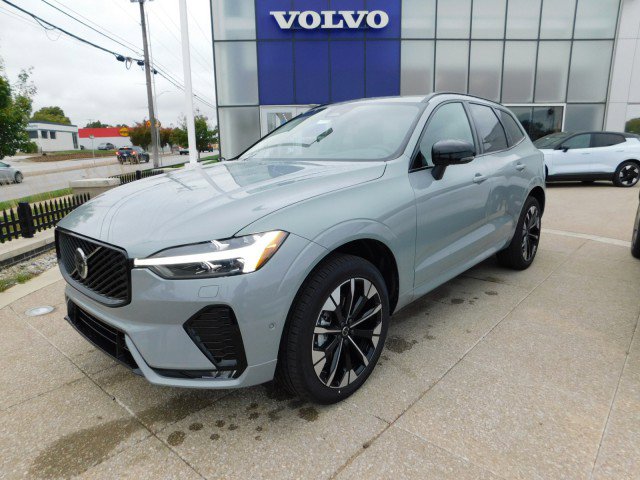 2026 Volvo XC60 Plus's photo