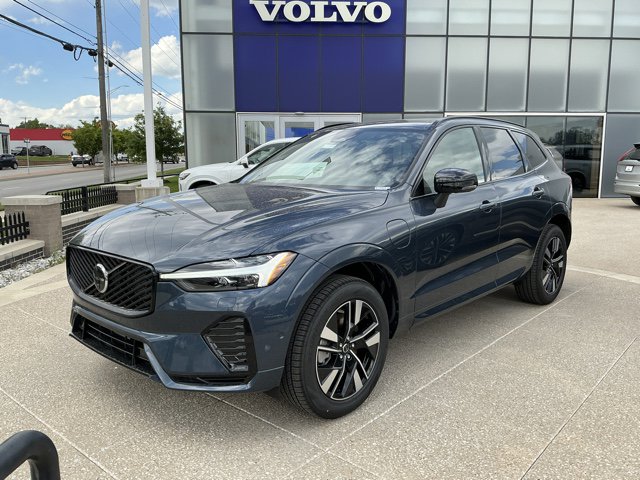 2026 Volvo XC60 T8 Plus Dark AWD's photo