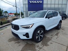 2026 Volvo XC40 B5 Plus SUV