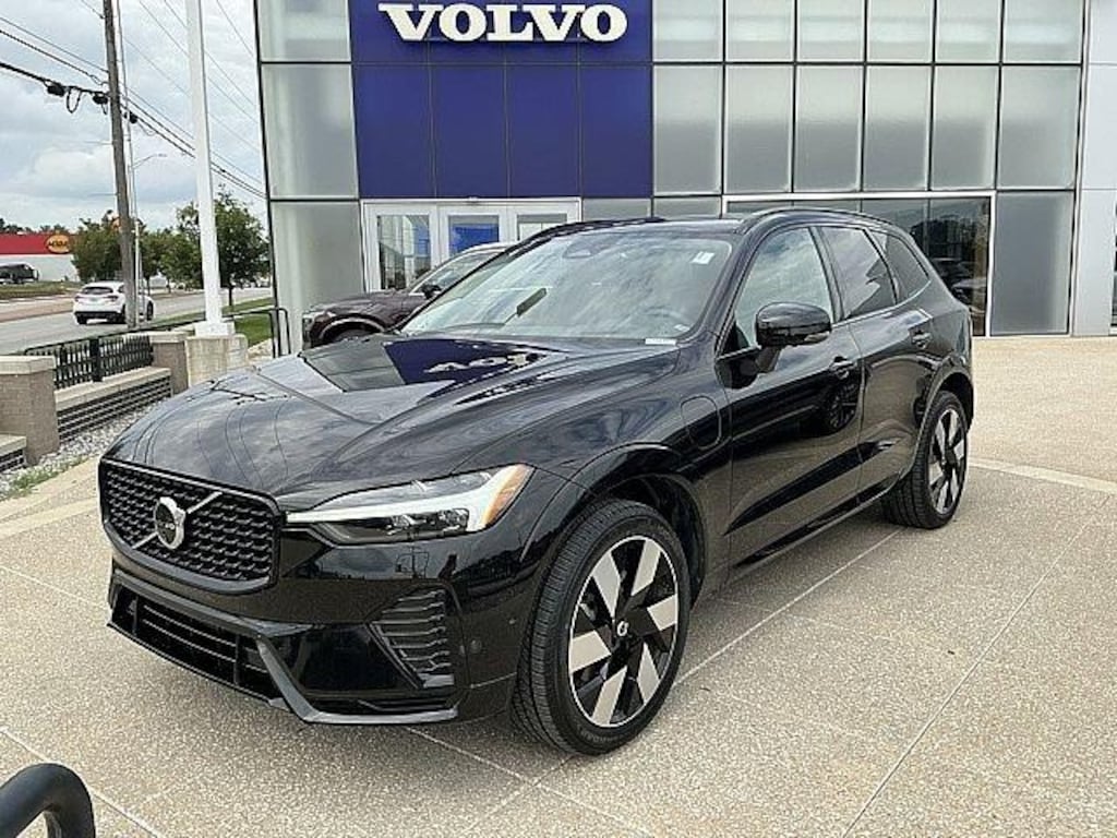 Certified 2024 Volvo XC60 Recharge Plug-In Hybrid Ultimate Dark Theme SUV