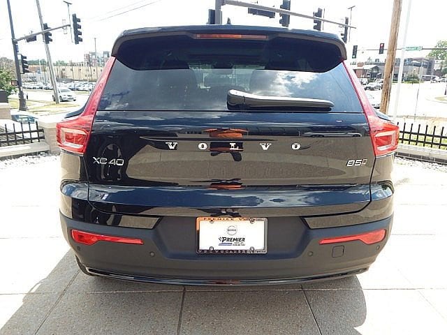 2026 Volvo XC40 Plus - Photo 8