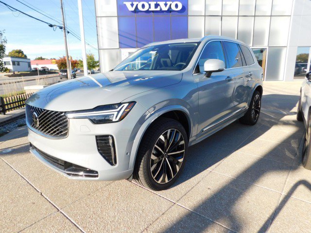 2026 Volvo XC90 Plus's photo