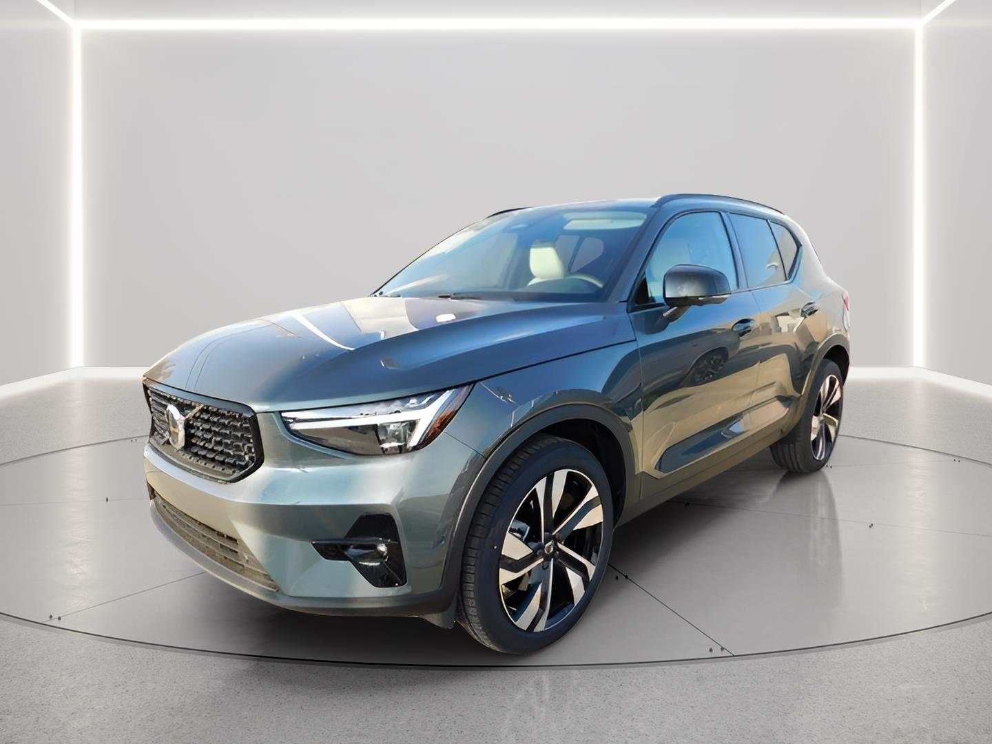 2026 Volvo XC40