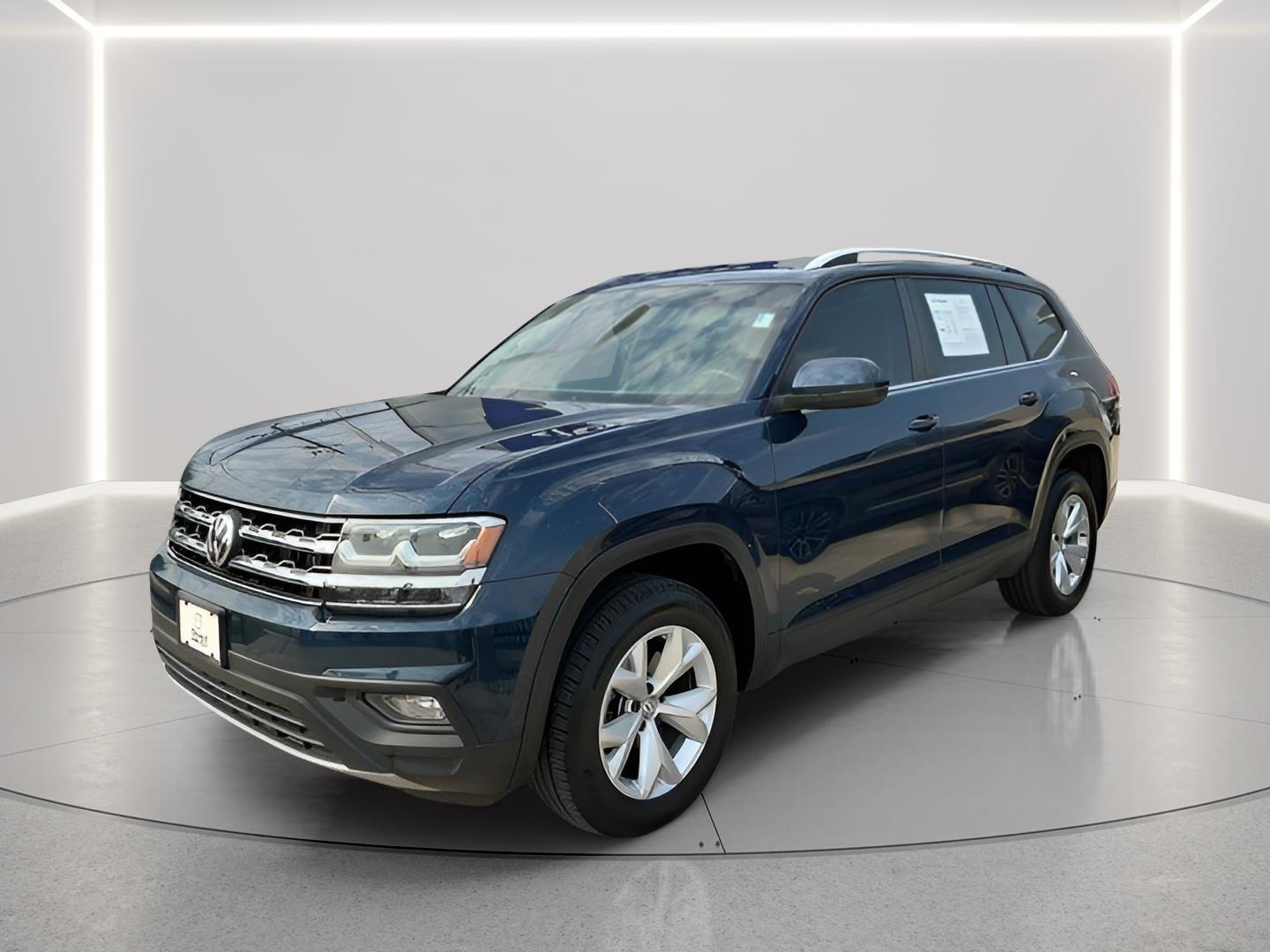 Used 2019 Volkswagen Atlas SE w/Tech with VIN 1V2WR2CA4KC564976 for sale in Kansas City
