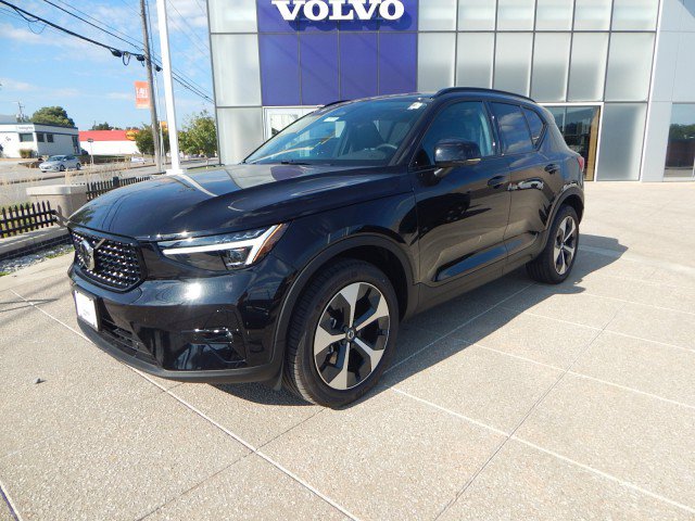 2026 Volvo XC40 Plus's photo