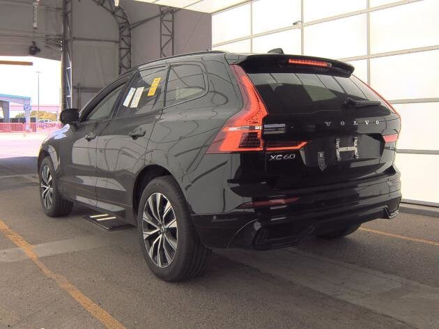 2025 Volvo XC60 B5 Plus photo 4