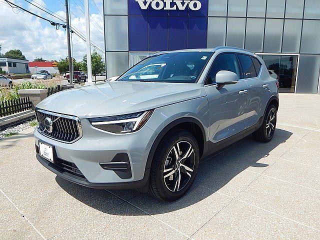 Used 2025 Volvo XC40 Core with VIN YV4L12UJ8S2478292 for sale in Kansas City