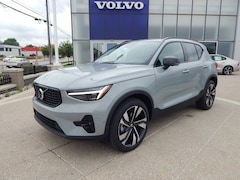 2025 Volvo XC40 B5 Plus Dark Theme AWD SUV