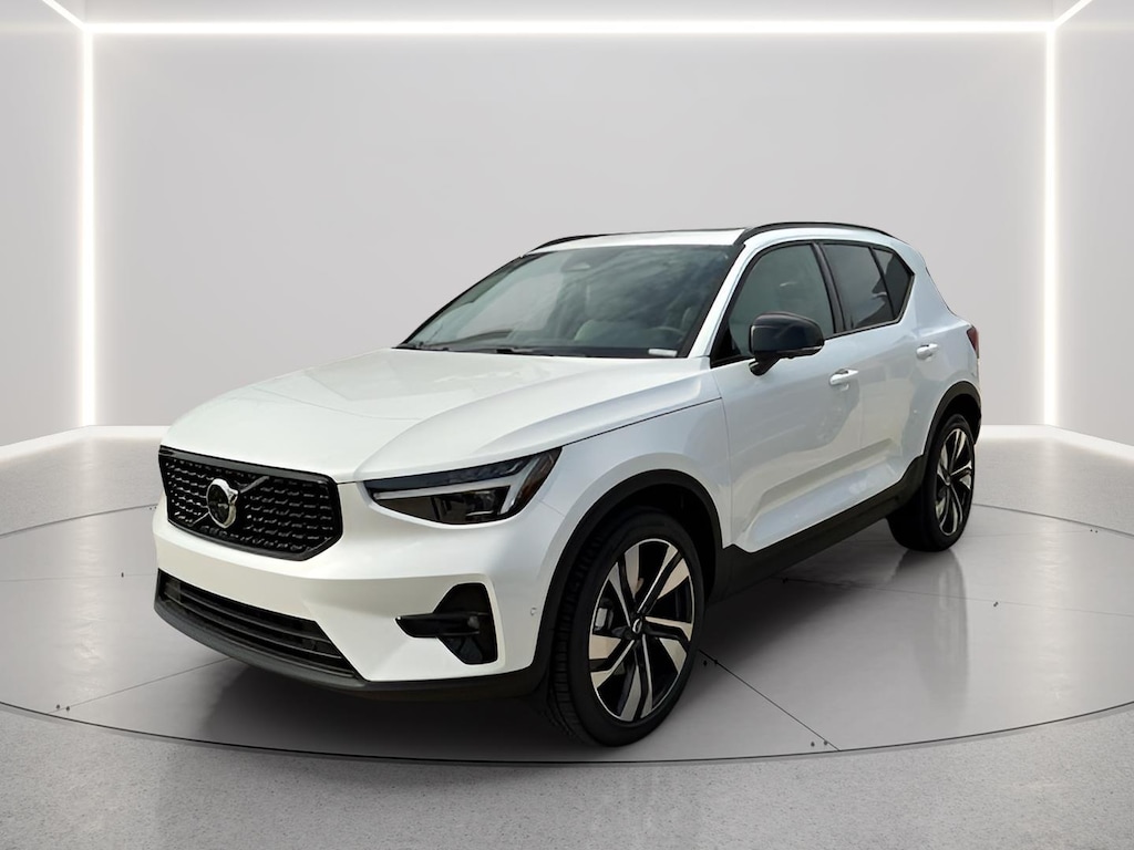 New 2026 Volvo XC40 B5 Ultra SUV