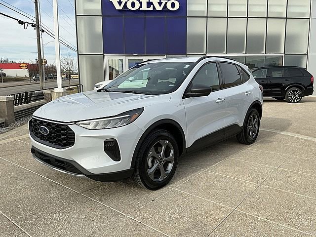 Used 2025 Ford Escape ST-Line with VIN 1FMCU9MN7SUA10883 for sale in Kansas City