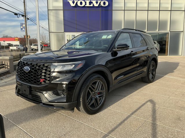 2025 Ford Explorer ST's photo