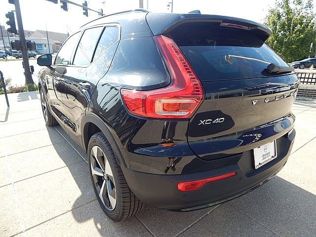 2026 Volvo XC40 Plus - Photo 9