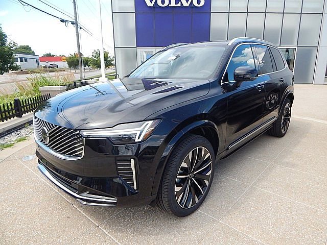 2026 Volvo XC90 Plus photo 2