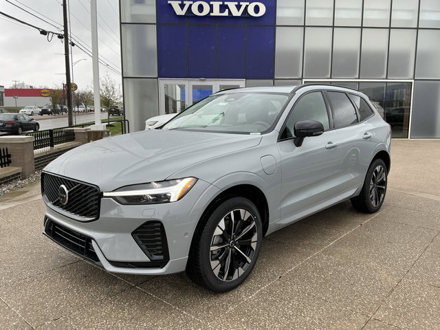 2026 Volvo XC60 T8 Plus Dark AWD's photo