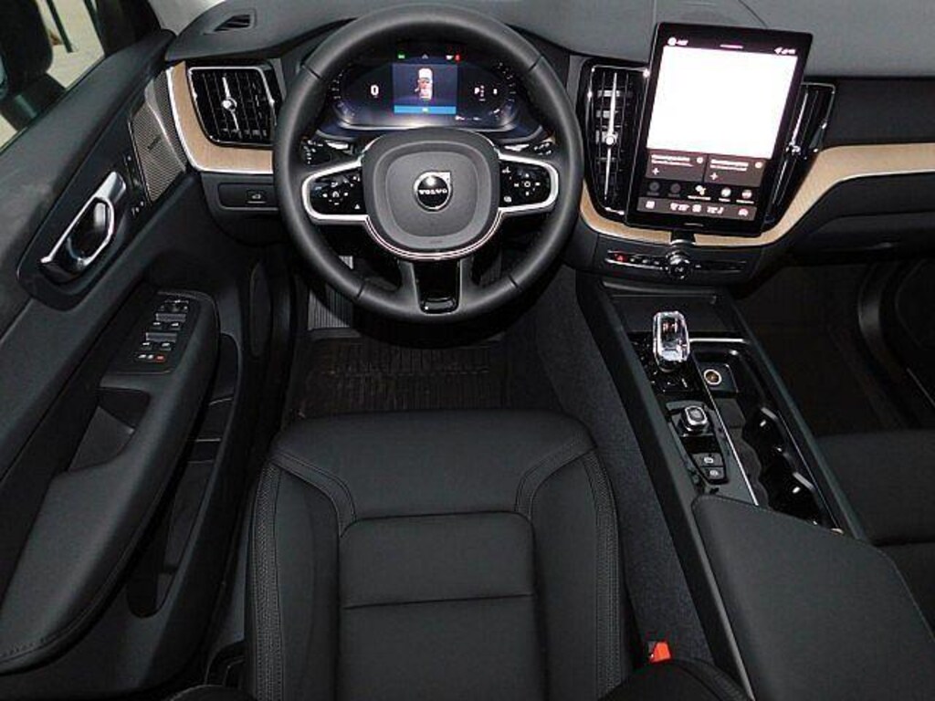 New 2026 Volvo XC60 B5 Plus SUV
