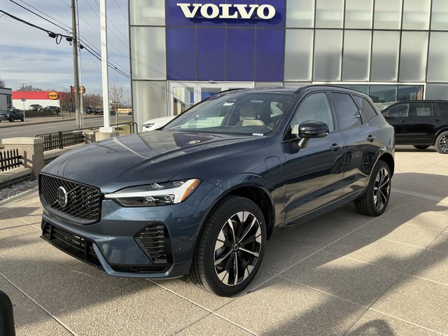 2026 Volvo XC60 T8 Plus Dark AWD's photo