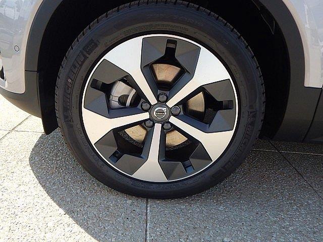 2026 Volvo XC40 Plus - Photo 11