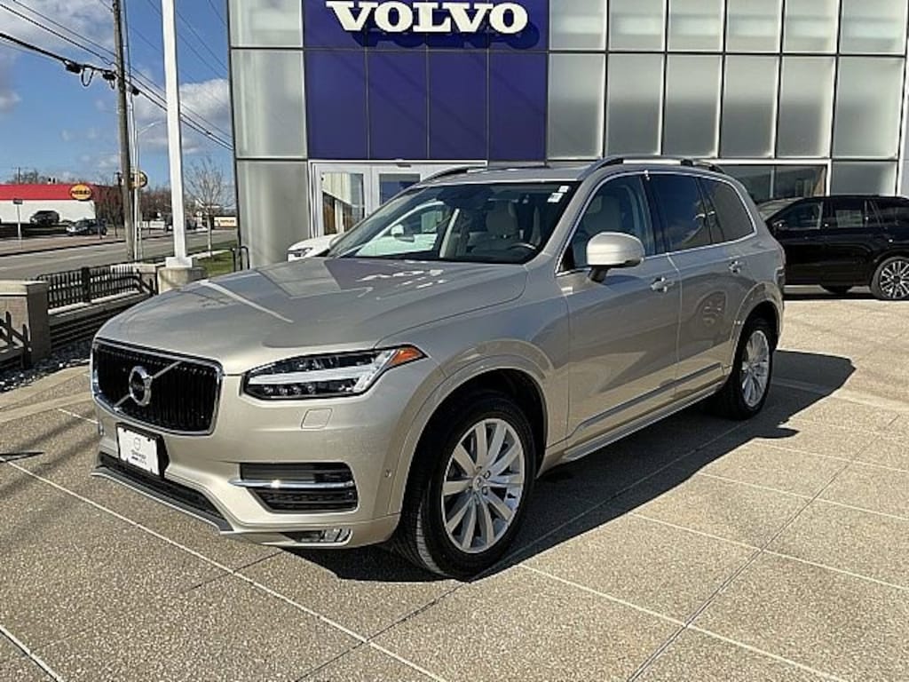Used 2016 Volvo XC90 T6 Momentum AWD T6 Momentum