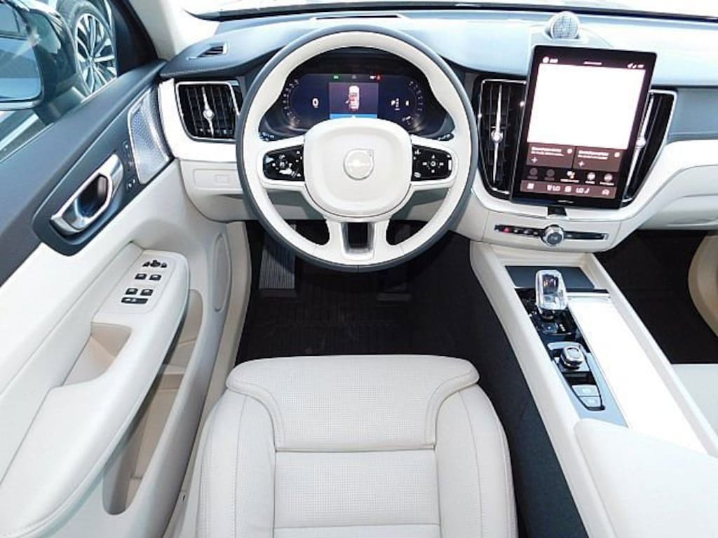 New 2026 Volvo XC60 B5 Ultra SUV