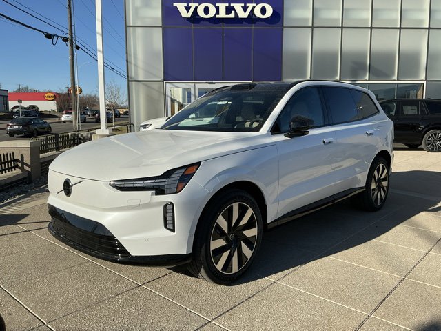 2025 Volvo EX90