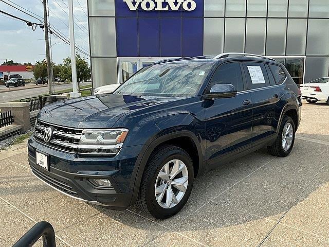 Used 2019 Volkswagen Atlas SE w/Tech with VIN 1V2WR2CA4KC564976 for sale in Kansas City