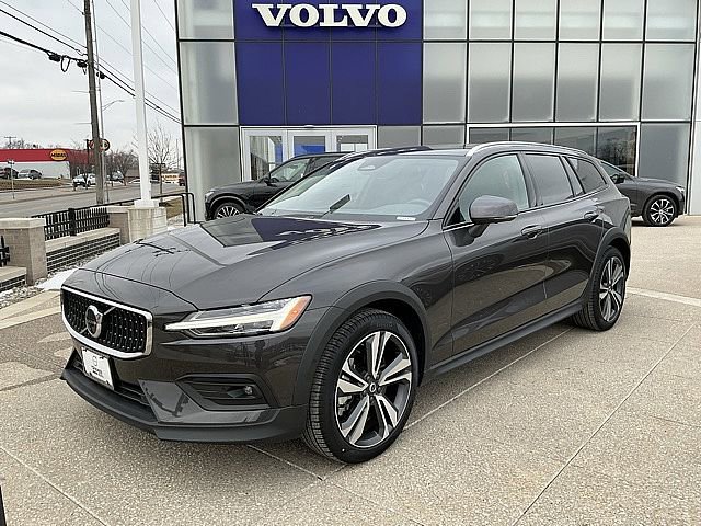 Certified 2025 Volvo V60 Cross Country Plus with VIN YV4L12WK3S2148081 for sale in Kansas City