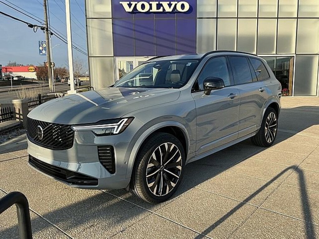 New 2026 Volvo XC90 B6 Ultra Dark Theme 7-Seater SUV