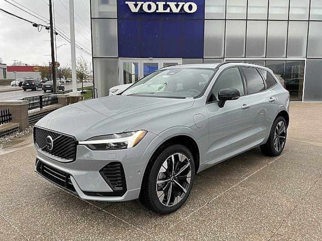 New 2026 Volvo XC60 plug-in hybrid T8 Plus SUV