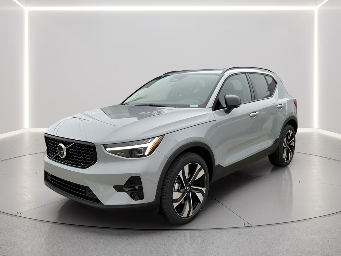 2026 Volvo XC40 Plus
