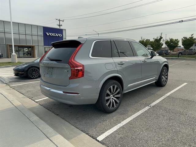 2025 Volvo XC90 AWD Plus photo 2