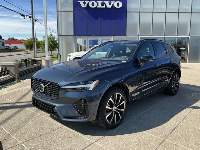 2023 Volvo XC60 B5 Plus Dark Theme AWD's photo