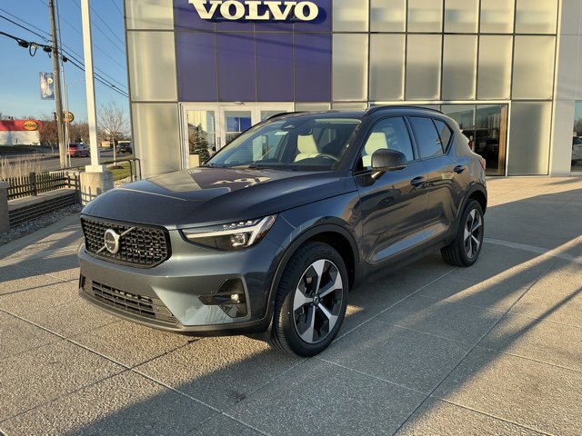 2026 Volvo XC40 Plus's photo