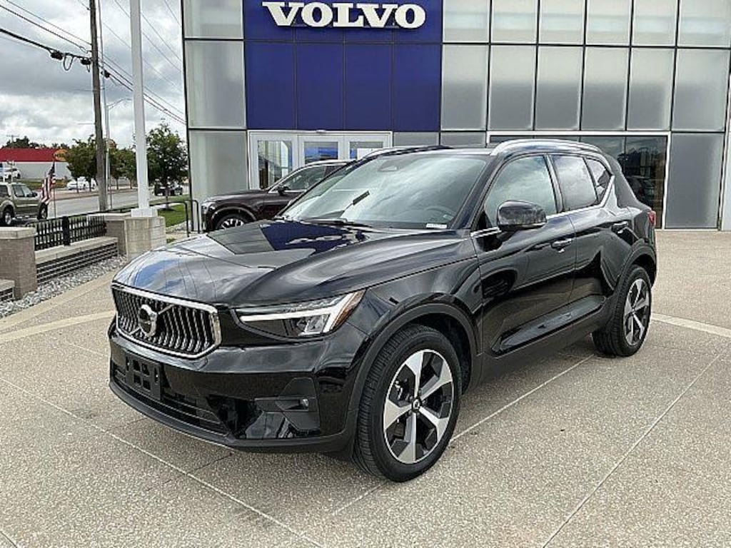 Certified 2023 Volvo XC40 Plus Bright Theme SUV