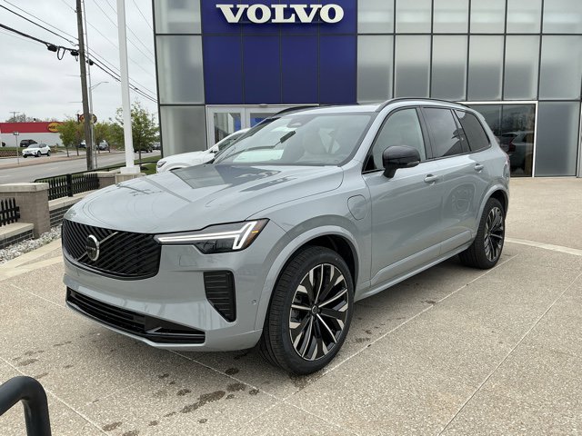 2026 Volvo XC90 T8 Recharge Ultra Dark 4WD's photo