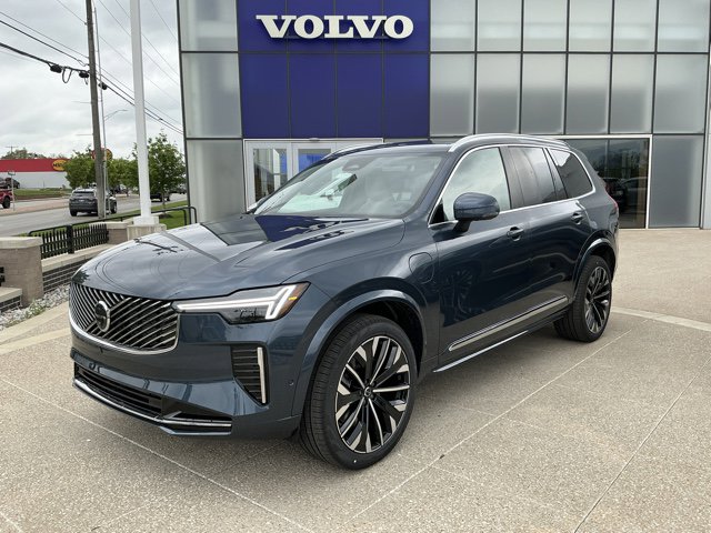 2026 Volvo XC90 T8 Recharge Plus Bright 7-Seat 4WD's photo