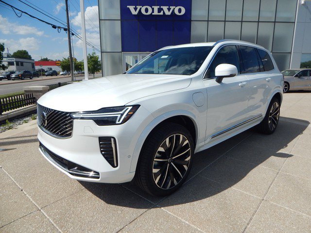 2025 Volvo XC90 T8 Recharge Plus Bright 7-Seat 4WD's photo