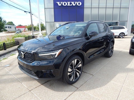 2026 Volvo XC40 B5 Plus AWD SUV