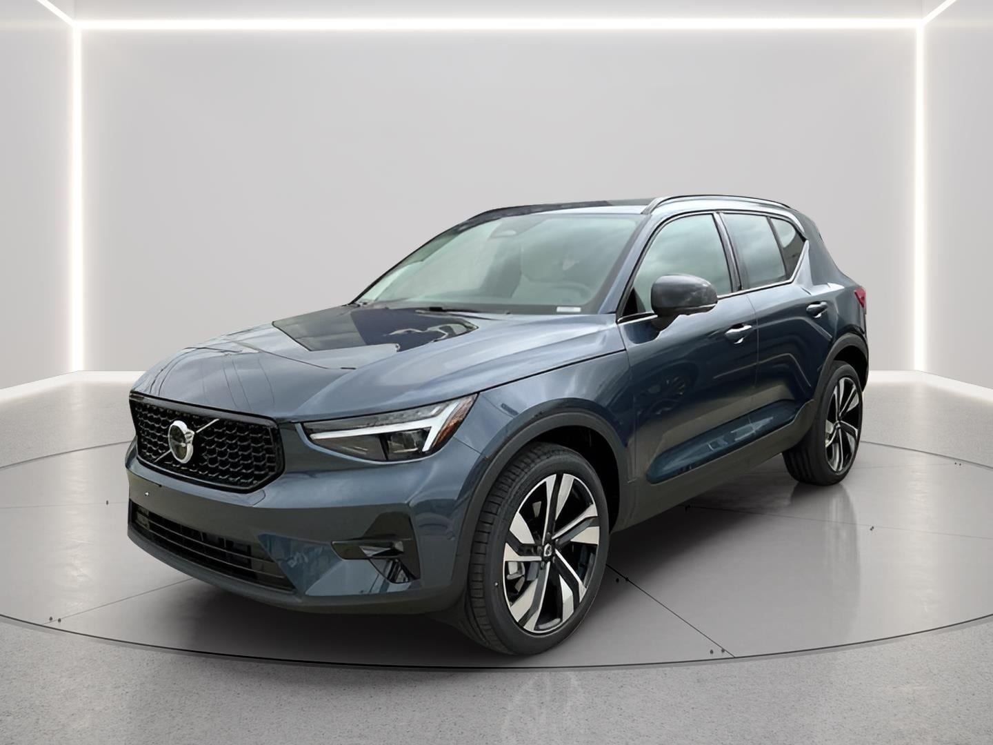 2026 Volvo XC40