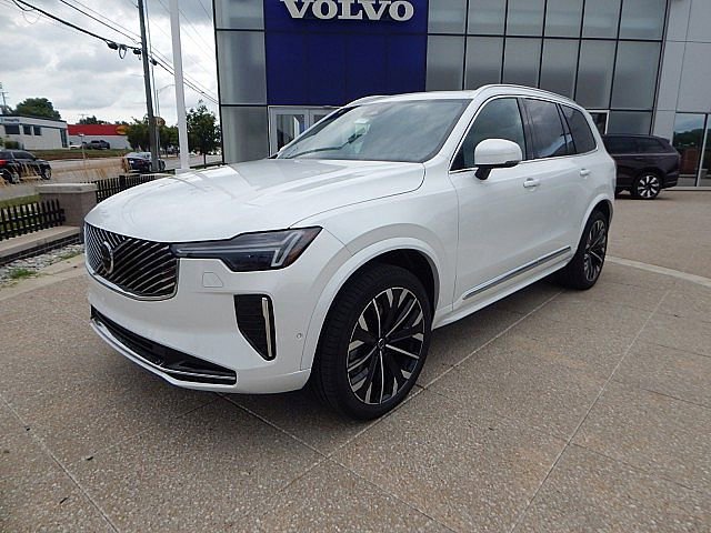 2026 Volvo XC90 Plus photo 2