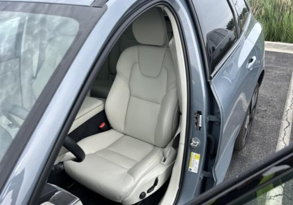 Used 2024 Volvo XC60 Recharge Plug-In Hybrid Plus Dark Theme SUV