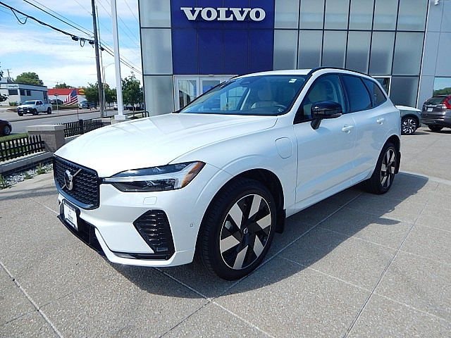 Certified 2025 Volvo XC60 Plus with VIN YV4H60RCXS1008132 for sale in Kansas City