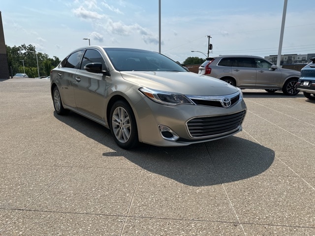 Used 2014 Toyota Avalon XLE with VIN 4T1BK1EB9EU092580 for sale in Kansas City