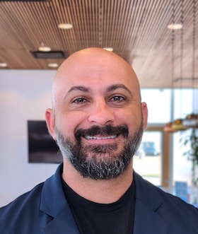 Staff member Charbel Bichara from ID_2ce413