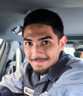 Staff member Eduardo Gaona from ID_97b844