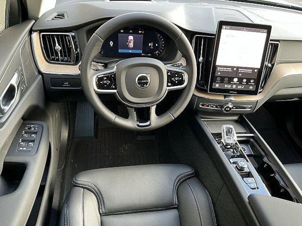 New 2026 Volvo XC60 B5 Ultra SUV