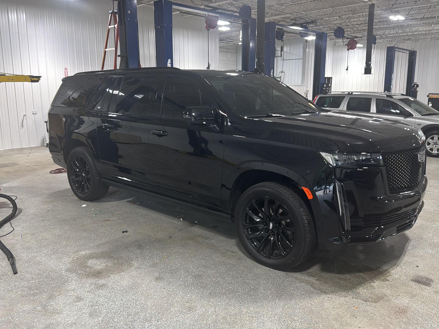 Used 2023 Cadillac Escalade ESV Sport Platinum with VIN 1GYS4RKL0PR112497 for sale in Kansas City