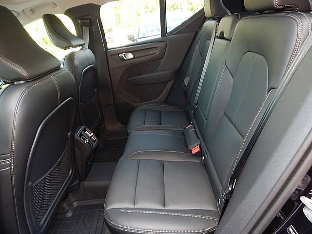 2026 Volvo XC40 Plus - Photo 12