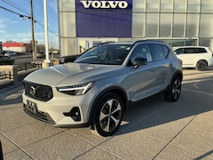 2025 Volvo XC40 Plus Dark Theme B5 AWD Plus Dark Theme