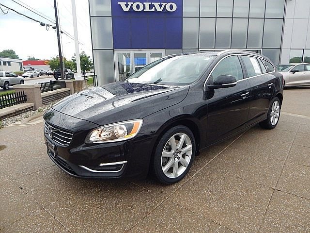 Used 2017 Volvo V60 Premier with VIN YV140MEK3H1337877 for sale in Kansas City